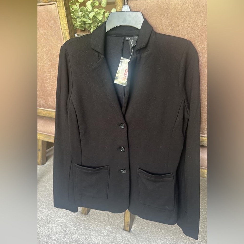 Tahari Black 3 button Blazer - NWT - Medium